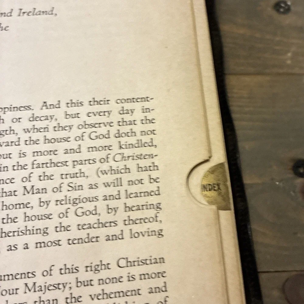 The Holy Bible: The Good Leader Bible (1946 Leather) Goodwill Distributors Large